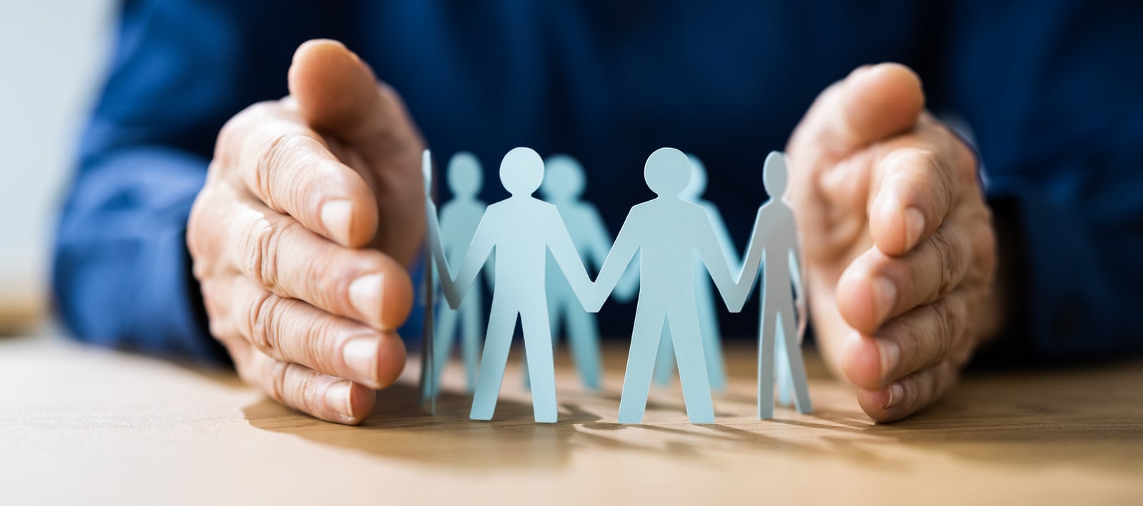 Não avaliamos apenas o currículo. Procuramos compreender a pessoa, suas competências, sua experiência e sua compatibilidade com a função e com o ambiente organizacional.